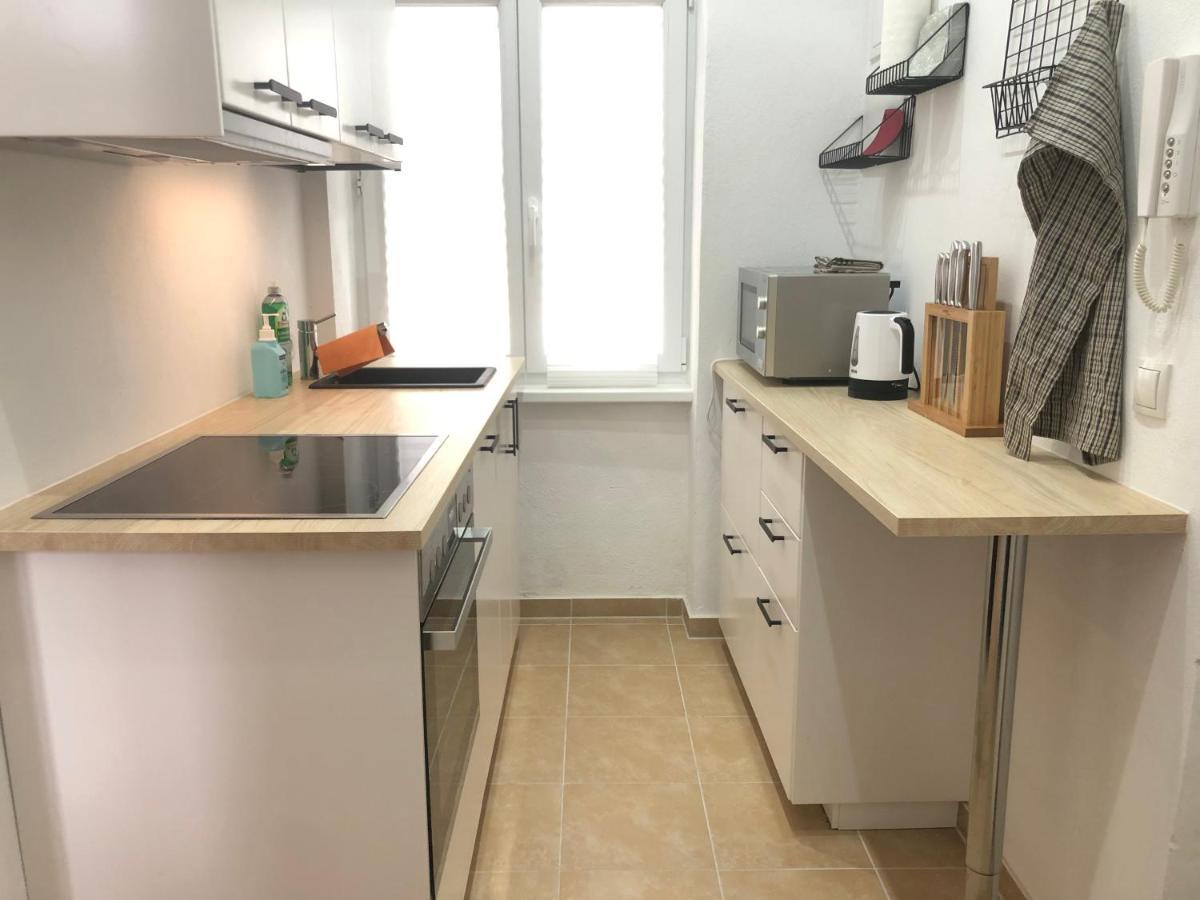 2 Mit Terrasse! Schoenbrunn-naehe *